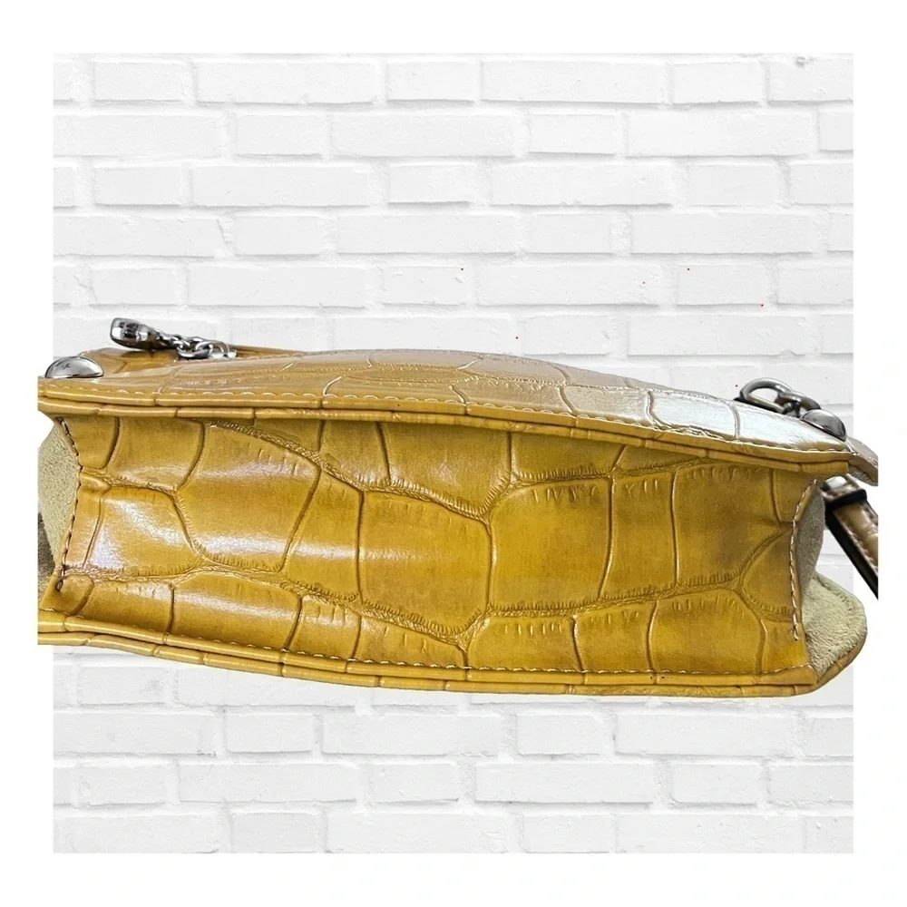 Vintage Kathy Van Zeeland Y2K Yellow Clutch Wristlet Heart Twee Indie Sleaze